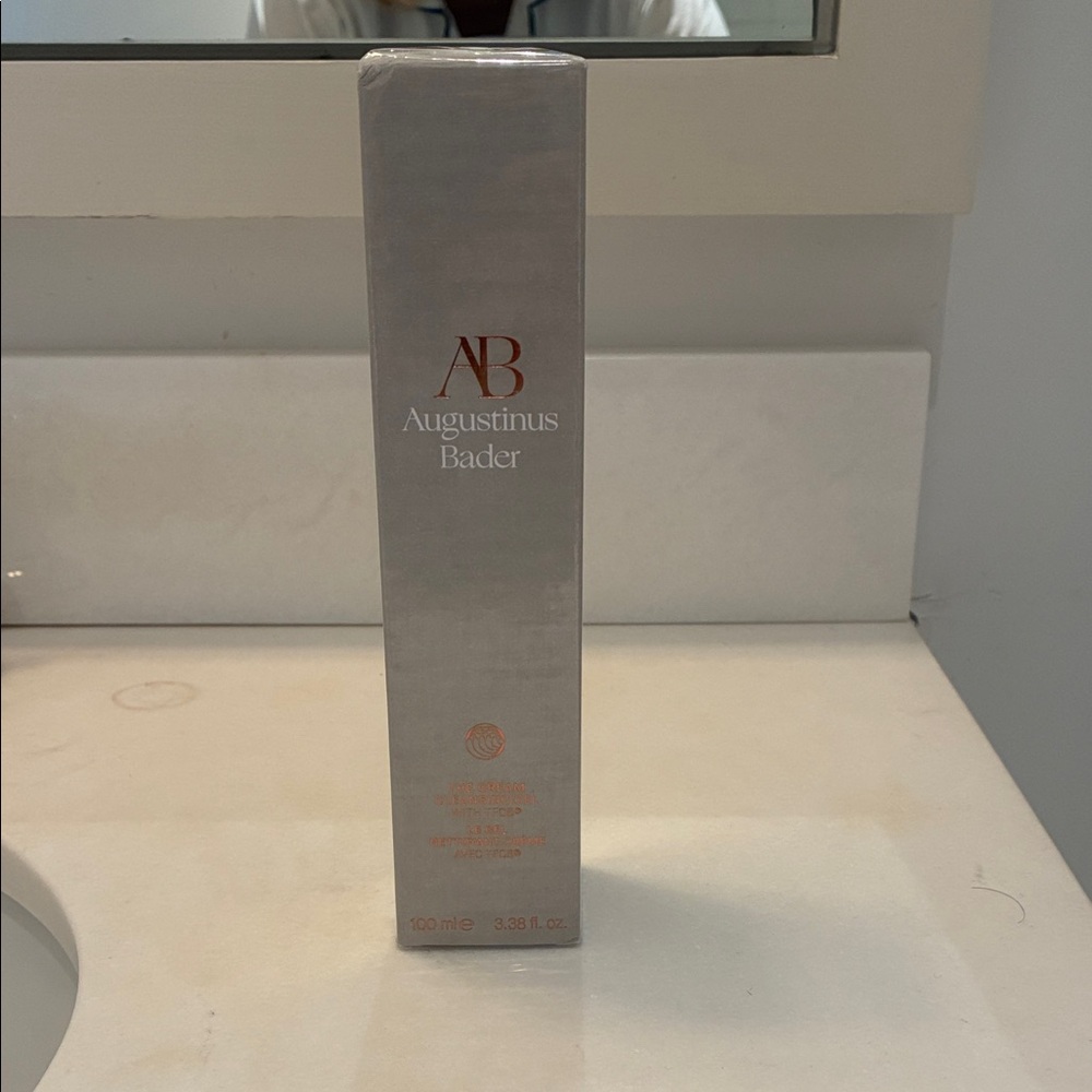 Augustinus Bader Skincare Cleanser - Gray